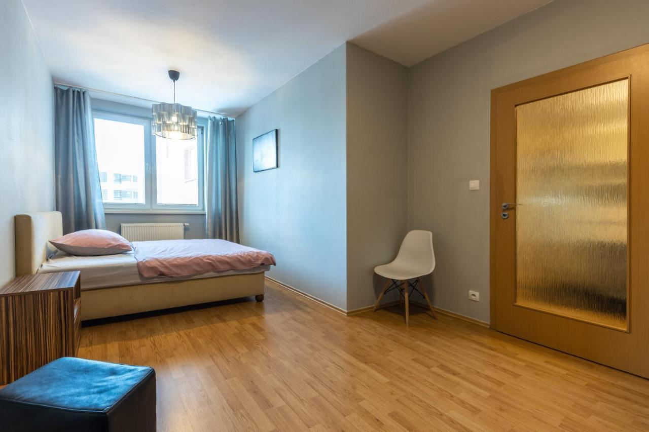Apartman V Aleji Bratislava Exterior photo